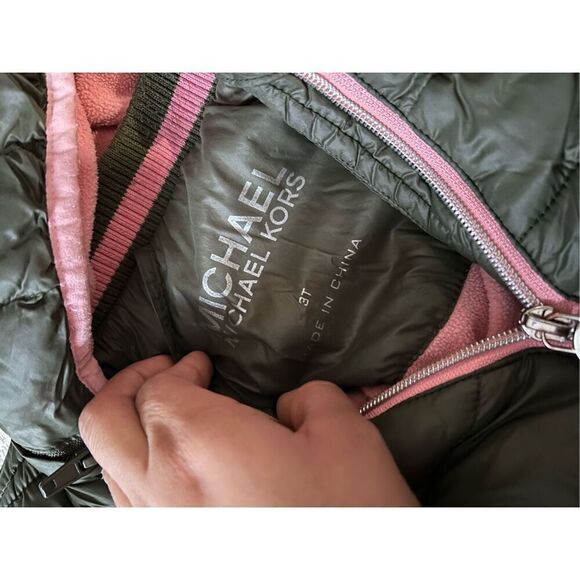 Micheal Kors kid coat Size 3T - Picture 2 of 5